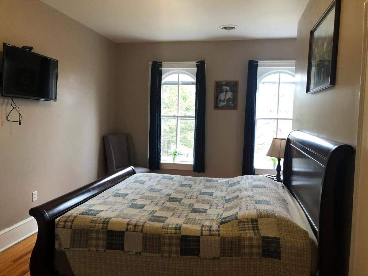 Cook Mansion Bed & Breakfast Montour Falls 外观 照片