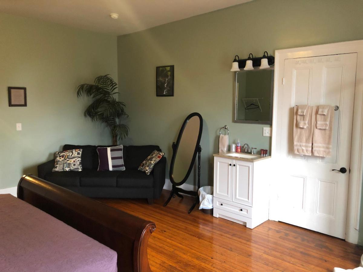 Cook Mansion Bed & Breakfast Montour Falls 外观 照片