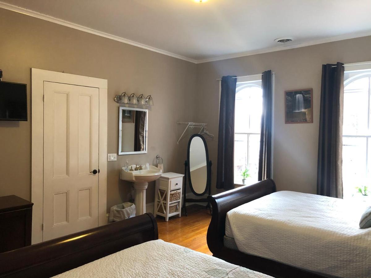 Cook Mansion Bed & Breakfast Montour Falls 外观 照片